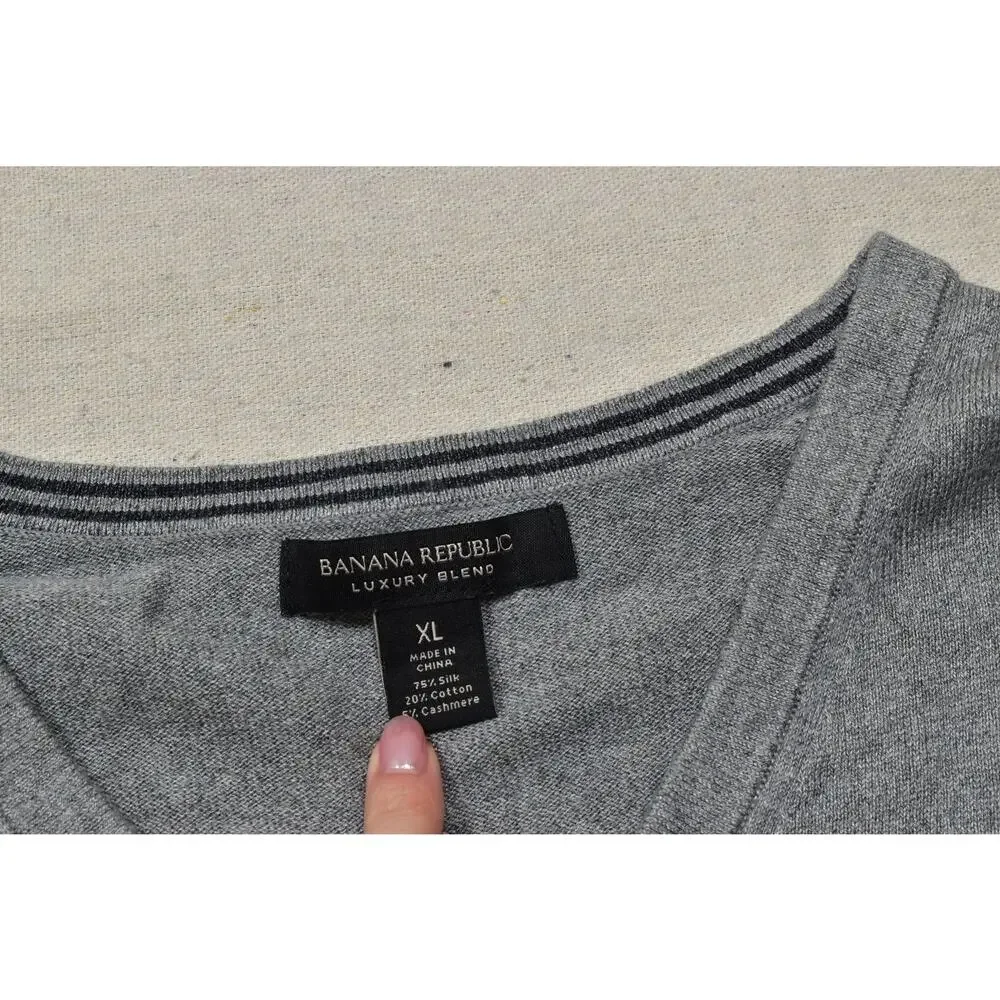Banana Republic Luxury Blend V-Neck Sweater Men's XL Gray Silk Cotton Cashmere